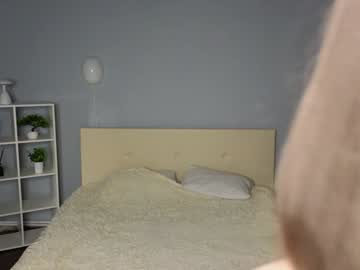 girl
        lauratanguy cam image #5727030
