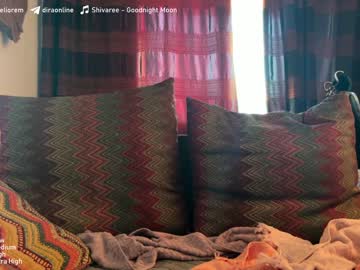 girl
        hernamewasdira cam image #1913695