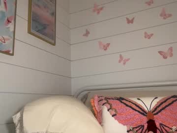 girl
        adorablair cam image #5062661
