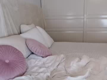 girl
        lilemilyy cam image #3838138