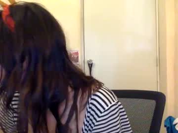 girl
        ericarae91 cam image #495077