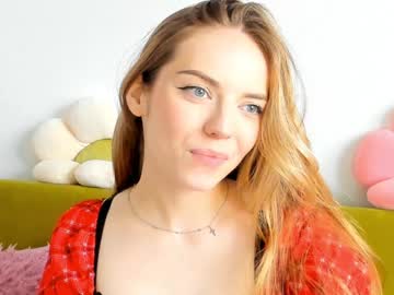 girl
        thisisamelia cam image #4591970