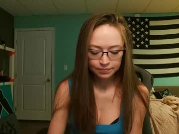 girl
        anabelleleigh cam image #6330555