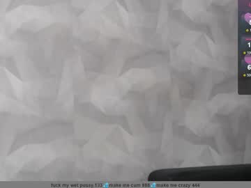girl
        cherry_nicolle cam image #6201587