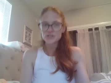 couple Nude Cam Girls Playing Games with lil_red_strawberry