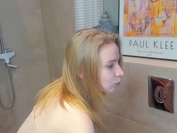girl
        annie_lv cam image #2982621