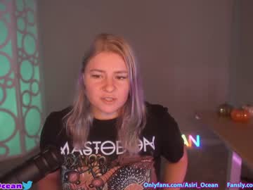 girl
        asiri_ocean cam image #2464729