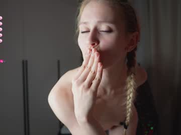 girl
        sonyaericsson cam image #4543359