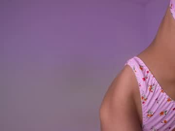 girl
        karina_amiri cam image #6545320