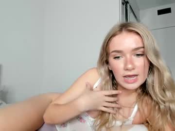 girl
        clairebabyy1 cam image #2591674