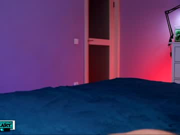 girl
        luxureart cam image #1596140