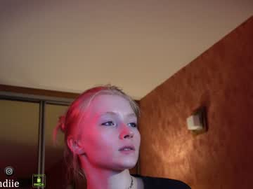 girl
        bestblondiiecb cam image #3163955