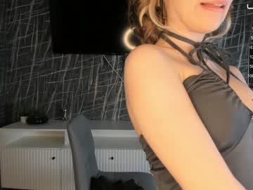 girl
        lynnatlee cam image #3916622