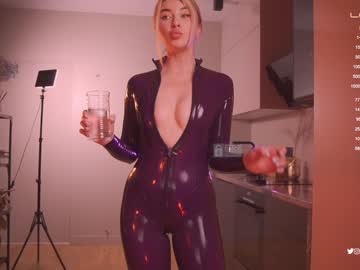 girl
        bronnica cam image #1893331