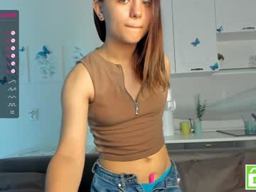 girl
        karalyons cam image #2054162