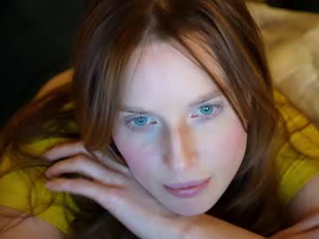 girl
        ellaa91 cam image #253409