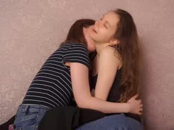 couple
        dreamy_poetess cam image #6516173