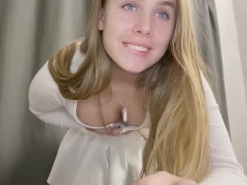 girl
        gosssip cam image #515107
