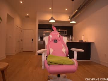 girl
        bailey_eilish cam image #881095