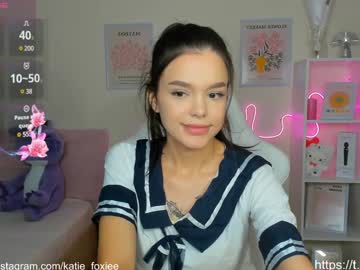 girl
        katiefoxie cam image #5294611