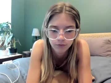 girl
        oliviahansleyy cam image #4177499
