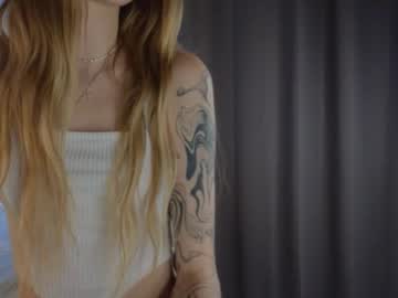 girl
        anitaholmes cam image #4603335
