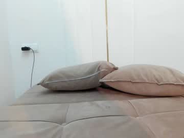 couple
        wvxxxvw cam image #3736707