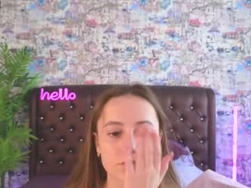 girl
        angelina_new cam image #4137334