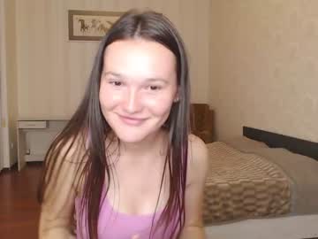 girl
        real_nature cam image #2727203