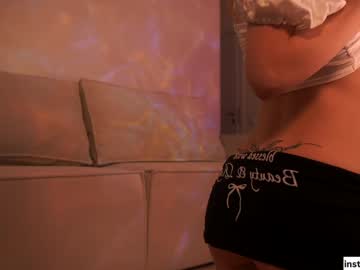 girl
        shiningstarrr cam image #6067557