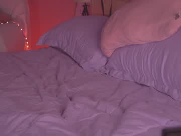 girl
        kittenmoon_ cam image #2006511