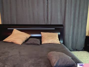 couple
        woow_love cam image #1521403