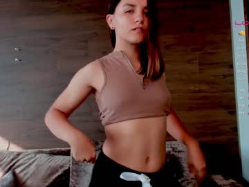 girl
        karalyons cam image #1998470
