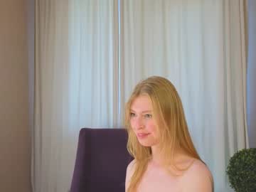 girl
        edytdevon cam image #4099045