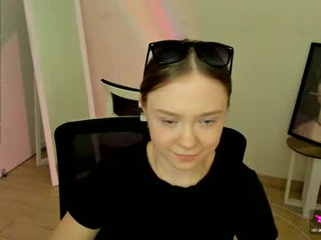 girl
        stasy_clapp cam image #4777434