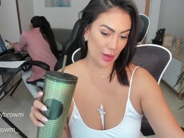couple
        emillybrowm cam image #3097601