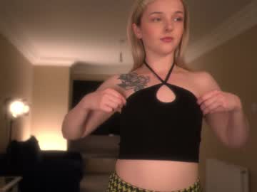 girl
        lucydelovely cam image #4185051