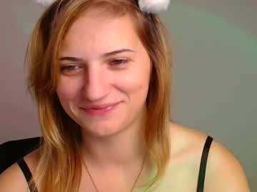 girl
        molly_lyyy cam image #5211583