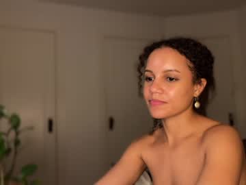 girl
        lady_episteme cam image #1006566