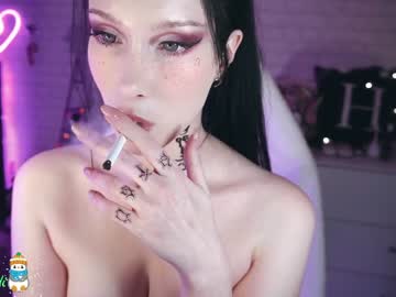 girl
        uindi cam image #3164778
