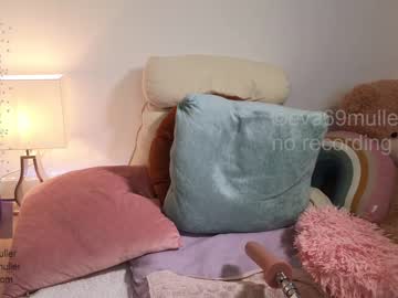 girl
        eva69muller cam image #4137778