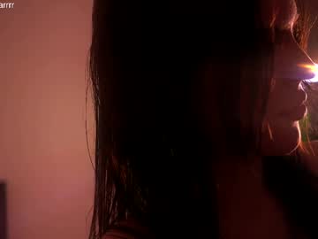 girl
        shiningstarrr cam image #6565337