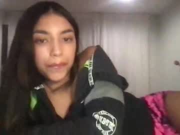 girl
        skybaby13 cam image #1394113