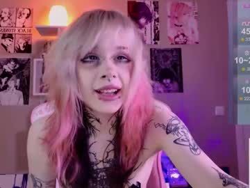 girl
        lollyshy__ cam image #6154123