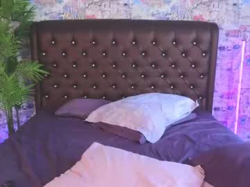 girl
        angelina_new cam image #3971270