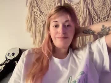 girl
        gemmyrosee cam image #5286710