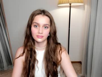 girl
        creammraspberry cam image #2047315