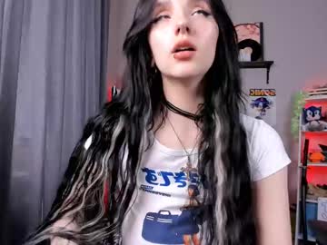 girl
        vivian_qwerty cam image #6286452
