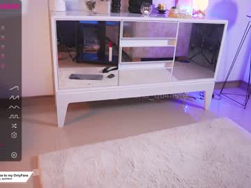 girl
        swt_molly cam image #660185