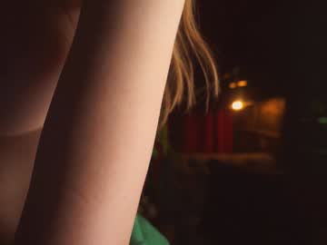 girl
        lalalexa cam image #6356758